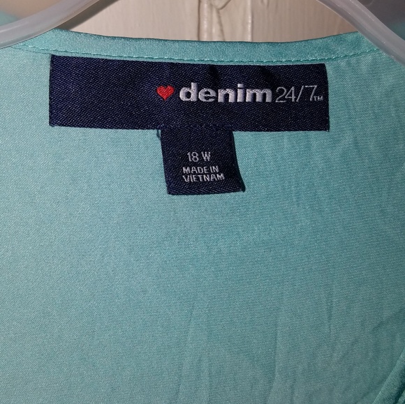 Beautiful Top - Picture 4 of 4